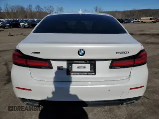 2023 BMW 5 Series 530i xDrive z VIN WBA13BJ04PCM79437, wystawiony jako Copart lot #46671715 z przebiegiem Nie podano mil oraz Szkoda całkowita • Salvage title. Historia ofert i sprzedaży dostępna na DreamBid. Obrazek 6.