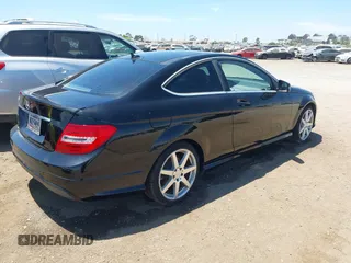 2013 Mercedes-Benz C 250 с VIN WDDGJ4HB1DG061191, выставлен на аукционе IAAI как лот 42697264 с пробегом 152 348 миль миль и . История ставок и продаж доступна на DreamBid. Изображение 4.