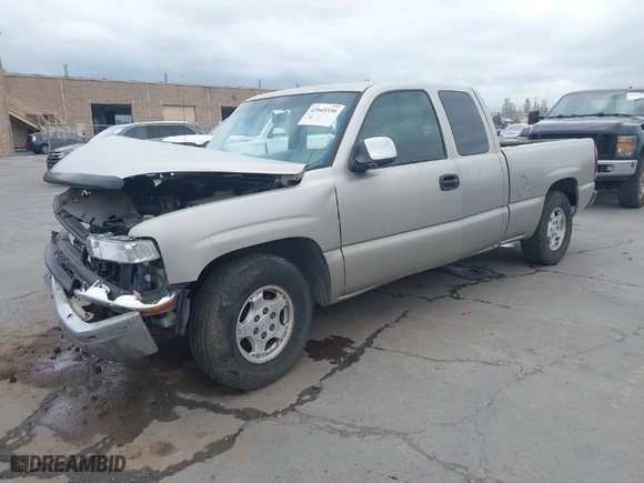 2001 Chevrolet Silverado 1500 LS with VIN 2GCEC19T311109560, listed as a IAAI auction lot 42065330 with 271,232 mi miles. Bid and sale history available at carsss.com. Image 2.