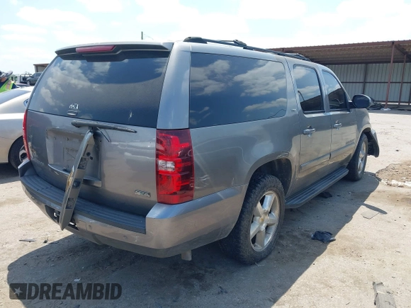 2007 Chevrolet Suburban LTZ with VIN 3GNFK163X7G142655, listed as a IAAI auction lot 42054756 with Not Provided miles. Bid and sale history available at carsss.com. Image 4.