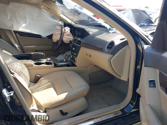 2013 Mercedes-Benz C 300 Sport z VIN WDDGF8AB3DG123189, wystawiony jako IAAI lot #42201267 z przebiegiem 127 315 mil mil oraz . Historia ofert i sprzedaży dostępna na DreamBid. Obrazek 5.