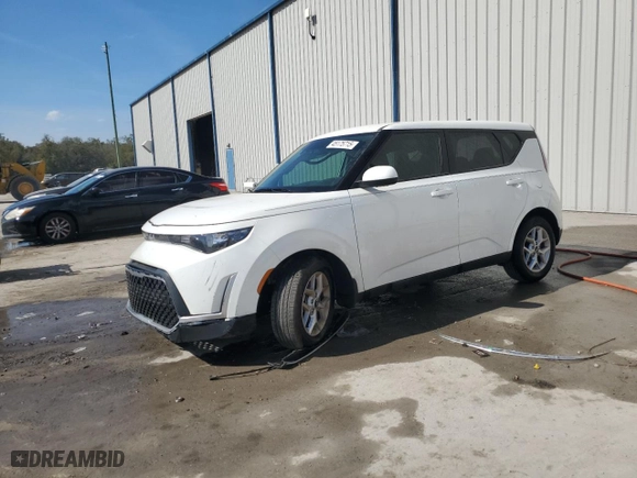 2025 Kia Soul LX with VIN KNDJ23AU4S7926803, listed as a Copart auction lot 45175715 with 4,194 mi miles and Salvage Title. Bid and sale history available at carsss.com. Image 1.