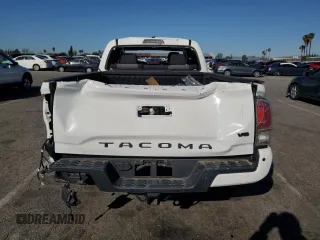 2022 Toyota Tacoma SR5 with VIN 3TMBZ5DN4NM033766, listed as a Copart auction lot 49420715 with 42,234 mi miles and Clean title. Bid and sale history available at DreamBid. Image 6.