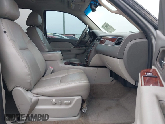 2013 Chevrolet Suburban LTZ with VIN 1GNSCKE02DR369777, listed as a IAAI auction lot 41565371 with 205,768 mi miles and . Bid and sale history available at DreamBid. Image 5.