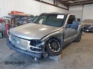 2000 GMC Sierra 1500 SLE with VIN 1GTEK14T6YZ342215, listed as a IAAI auction lot 42023647 with 142,649 mi miles and . Bid and sale history available at DreamBid. Image 18.