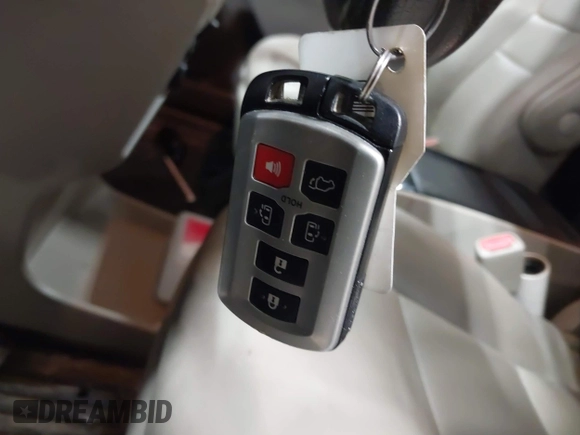 2019 Toyota Sienna XLE Auto Access Seat with VIN 5TDYZ3DC9KS011402, listed as a IAAI auction lot 41597111 with 127,466 mi miles. Bid and sale history available at carsss.com. Image 11.