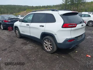 2017 Jeep Cherokee Altitude z VIN 1C4PJLAS8HW663337, wystawiony jako IAAI lot #41872749 z przebiegiem 188 153 mil mil oraz . Historia ofert i sprzedaży dostępna na DreamBid. Obrazek 3.