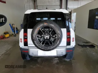 2025 Land Rover Defender S z VIN SALEJ7EX8S2393246, wystawiony jako Copart lot #62061835 z przebiegiem Nie podano mil oraz Szkoda całkowita • Salvage title. Historia ofert i sprzedaży dostępna na DreamBid. Obrazek 6.