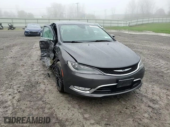 2015 Chrysler 200 C z VIN 1C3CCCEG8FN583462, wystawiony jako Copart lot #55586005 z przebiegiem 117 347 mil mil oraz Szkody całkowita. Historia ofert i sprzedaży dostępna na DreamBid. Obrazek 13.