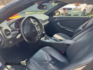 2007 Mercedes-Benz SLK 280 z VIN WDBWK54FX7F139879, wystawiony jako Copart lot #57631725 z przebiegiem 211 138 mil mil oraz Tytuł czysty. Historia ofert i sprzedaży dostępna na DreamBid. Obrazek 6.