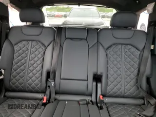 2021 Audi SQ7 Prestige z VIN WA1VWBF77MD022512, wystawiony jako Copart lot #65080404 z przebiegiem 43 506 mil mil oraz Szkoda całkowita • Salvage title. Historia ofert i sprzedaży dostępna na DreamBid. Obrazek 10.