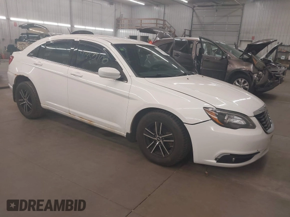 2013 Chrysler 200 Limited with VIN 1C3CCBCG5DN745686, listed as a IAAI auction lot 41850100 with 162,298 mi miles. Bid and sale history available at carsss.com. Image 1.