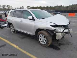 2013 Toyota Highlander with VIN 5TDZK3EH0DS111944, listed as a IAAI auction lot 41399844 with 54,696 mi miles. Bid and sale history available at carsss.com. Image 1.