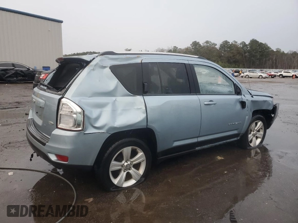 2013 Jeep Compass Latitude with VIN 1C4NJDEB8DD189709, listed as a Copart auction lot 86598874 with 170,041 mi miles and Salvage Title. Bid and sale history available at carsss.com. Image 3.
