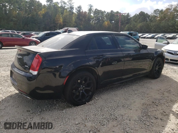2020 Chrysler 300 S z VIN 2C3CCABTXLH122919, wystawiony jako Copart lot #78414584 z przebiegiem 122 180 mil mil oraz Szkody całkowita. Historia ofert i sprzedaży dostępna na DreamBid. Obrazek 3.