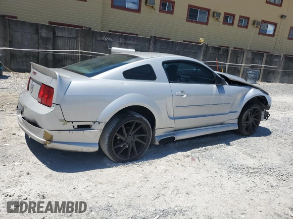 2006 Ford Mustang Standard with VIN 1ZVFT80N865126059, listed as a Copart auction lot 61216915 with 188,114 mi miles and Salvage title. Bid and sale history available at DreamBid. Image 3.