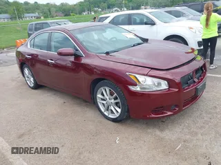 2013 Nissan Maxima SV z VIN 1N4AA5AP4DC830999, wystawiony jako IAAI lot #42137634 z przebiegiem 207 494 mil mil oraz . Historia ofert i sprzedaży dostępna na DreamBid. Obrazek 1.