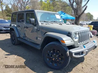 2023 Jeep Wrangler Sahara z VIN 1C4JJXP61PW537326, wystawiony jako IAAI lot #42093384 z przebiegiem 11 582 mil mil oraz . Historia ofert i sprzedaży dostępna na DreamBid. Obrazek 1.