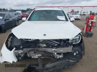 2021 Mercedes-Benz GLC 300 z VIN W1N0G8EBXMF995726, wystawiony jako IAAI lot #41954125 z przebiegiem 90 981 mil mil oraz . Historia ofert i sprzedaży dostępna na DreamBid. Obrazek 13.