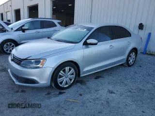 2013 Volkswagen Jetta SE z VIN 3VWDP7AJXDM367100, wystawiony jako Copart lot #82292364 z przebiegiem 162 074 mil mil oraz Czysty tytuł • Clean title. Historia ofert i sprzedaży dostępna na DreamBid. Obrazek 1.