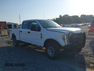 2019 Ford F-250 XL with VIN 1FT7W2B65KEE88135, listed as a IAAI auction lot 42452346 with 94,142 mi miles and . Bid and sale history available at DreamBid. Image 1.
