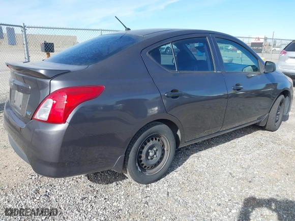 2015 Nissan Versa SV with VIN 3N1CN7AP1FL821352, listed as a IAAI auction lot 41379695 with 226,129 mi miles. Bid and sale history available at carsss.com. Image 4.