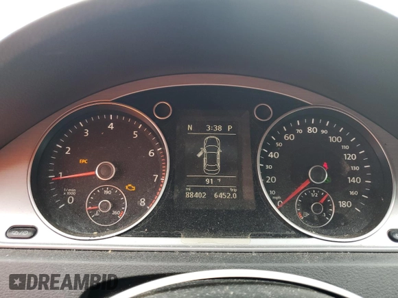 2013 Volkswagen CC R-Line with VIN WVWBP7AN3DE525229, listed as a Copart auction lot 64084994 with 88,402 mi miles and Clean Title. Bid and sale history available at carsss.com. Image 9.