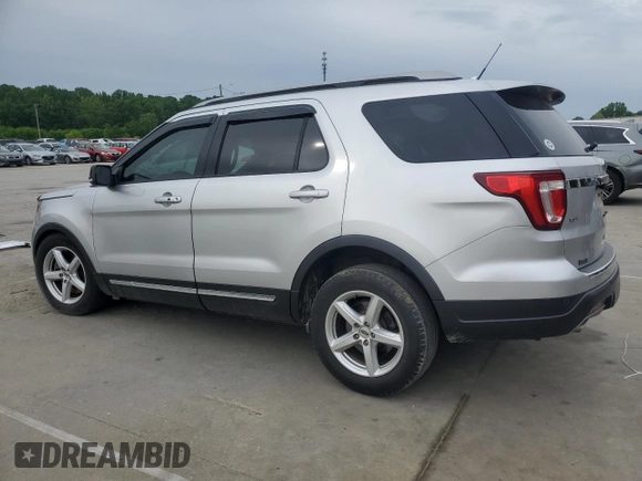 2018 Ford Explorer XLT с VIN 1FM5K7D86JGB86933, выставлен на аукционе Copart как лот 57239325 с пробегом 72 409 миль миль и Списание • Salvage title. История ставок и продаж доступна на DreamBid. Изображение 2.