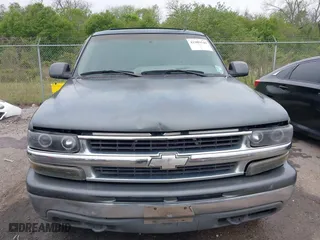 2002 Chevrolet Tahoe LT with VIN 1GNEC13Z02R243052, listed as a IAAI auction lot 41909540 with 360,010 mi miles. Bid and sale history available at carsss.com. Image 12.
