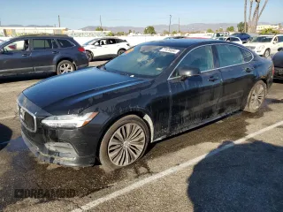 2020 Volvo S90 Momentum z VIN LVYA22MK8LP175462, wystawiony jako Copart lot #77479694 z przebiegiem 41 140 mil mil oraz Szkoda całkowita • Salvage title. Historia ofert i sprzedaży dostępna na DreamBid. Obrazek 1.