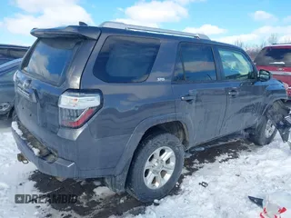 2018 Toyota 4Runner SR5 with VIN JTEBU5JR6J5536801, listed as a IAAI auction lot 41674894 with 136,859 mi miles and . Bid and sale history available at DreamBid. Image 4.