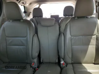 2017 Toyota Sienna XLE Auto Access Seat z VIN 5TDYZ3DC4HS777756, wystawiony jako Copart lot #54492365 z przebiegiem 183 890 mil mil oraz Czysty tytuł • Clean title. Historia ofert i sprzedaży dostępna na DreamBid. Obrazek 10.