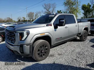 2025 GMC Sierra 2500HD AT4 z VIN 1GT4UPEY8SF101946, wystawiony jako Copart lot #44000195 z przebiegiem 1 238 mil mil oraz Nie do naprawy • Non repairable. Historia ofert i sprzedaży dostępna na DreamBid. Obrazek 1.