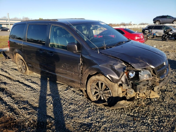 2017 Dodge Grand Caravan GT with VIN 2C4RDGEG5HR698276, listed as a Copart auction lot 88473135 with 134,434 mi miles and Salvage Title. Bid and sale history available at DreamBid. Image 4.