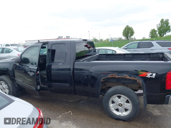 2009 Chevrolet Silverado 1500 LT with VIN 1GCEK29069Z138696, listed as a IAAI auction lot 42034503 with 258,850 mi miles and . Bid and sale history available at DreamBid. Image 14.