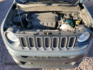 2017 Jeep Renegade Latitude z VIN ZACCJBBB6HPF05681, wystawiony jako Copart lot #56550575 z przebiegiem 142 647 mil mil oraz Szkoda całkowita • Salvage title. Historia ofert i sprzedaży dostępna na DreamBid. Obrazek 12.