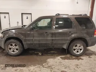2006 Ford Escape XLT with VIN 1FMYU03Z46KD45641, listed as a IAAI auction lot 41395071 with 120,052 mi miles. Bid and sale history available at carsss.com. Image 14.