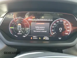 2023 Audi RS e-tron GT z VIN WAUBHBFW6P7900375, wystawiony jako Copart lot #77436303 z przebiegiem 1862 mil mil oraz . Historia ofert i sprzedaży dostępna na DreamBid. Obrazek 9.