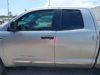 2010 Toyota Tundra z VIN 5TFUW5F16AX119032, wystawiony jako IAAI lot #42442454 z przebiegiem 221 804 mil mil oraz . Historia ofert i sprzedaży dostępna na DreamBid. Obrazek 14.