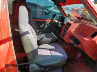 1990 Geo Tracker z VIN 2CNBJ18U7L6220617, wystawiony jako Copart lot #75265974 z przebiegiem 43 743 mil mil oraz Nie do naprawy. Historia ofert i sprzedaży dostępna na DreamBid. Obrazek 10.