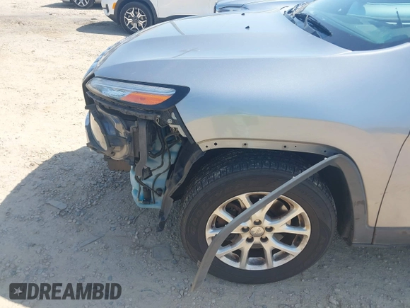 2015 Jeep Cherokee Latitude with VIN 1C4PJMCB6FW691816, listed as a IAAI auction lot 42026070 with 179,054 mi miles and . Bid and sale history available at DreamBid. Image 6.