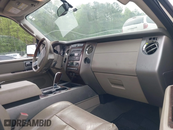 2008 Ford Expedition Limited с VIN 1FMFU19568LA37062, выставлен на аукционе IAAI как лот 42039365 с пробегом 309 712 миль миль и . История ставок и продаж доступна на DreamBid. Изображение 5.