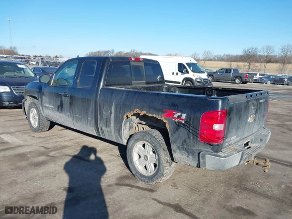 2010 Chevrolet Silverado 1500 LT with VIN 1GCSKSE30AZ155615, listed as a IAAI auction lot 41659313 with 393,978 mi miles. Bid and sale history available at carsss.com. Image 3.