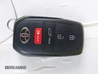 2023 Toyota Corolla Cross XLE z VIN 7MUDAAAG0PV065993, wystawiony jako IAAI lot #42629443 z przebiegiem 16 056 mil mil oraz . Historia ofert i sprzedaży dostępna na DreamBid. Obrazek 11.