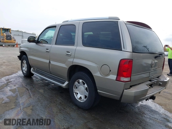 2002 Cadillac Escalade z VIN 1GYEK63N02R131870, wystawiony jako IAAI lot #41889300 z przebiegiem 328 013 mil mil oraz . Historia ofert i sprzedaży dostępna na DreamBid. Obrazek 3.