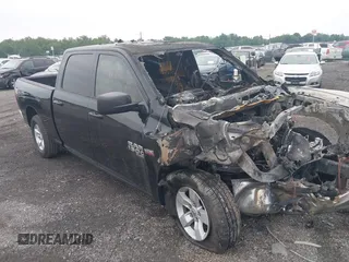 2019 Ram 1500 Big Horn z VIN 1C6RR7TT4KS713879, wystawiony jako IAAI lot #37278737 z przebiegiem Nie podano mil oraz . Historia ofert i sprzedaży dostępna na DreamBid. Obrazek 1.