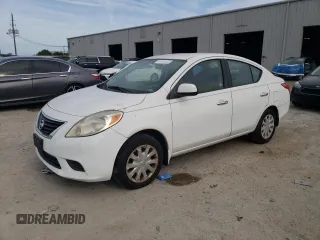 2012 Nissan Versa SV z VIN 3N1CN7AP5CL849263, wystawiony jako Copart lot #55511185 z przebiegiem 144 045 mil mil oraz Czysty tytuł • Clean title. Historia ofert i sprzedaży dostępna na DreamBid. Obrazek 1.
