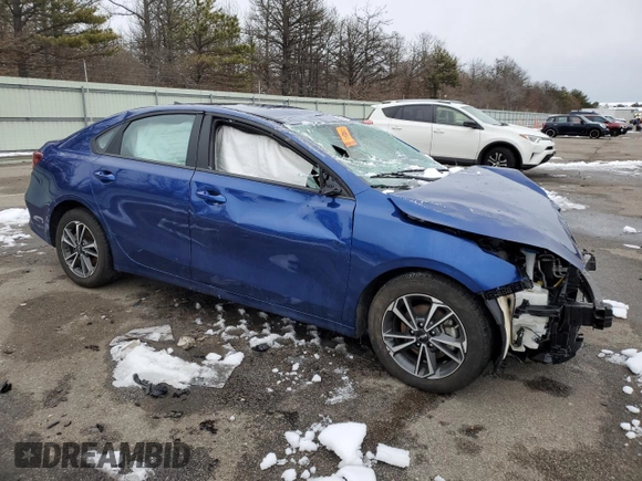 2024 Kia Forte LXS with VIN 3KPF24ADXRE699901, listed as a Copart auction lot 44396105 with 17,017 mi miles and Non Repairable. Bid and sale history available at carsss.com. Image 4.