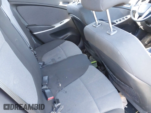 2013 Hyundai Accent GS z VIN KMHCT5AE9DU072191, wystawiony jako IAAI lot #41802024 z przebiegiem 52 491 mil mil oraz . Historia ofert i sprzedaży dostępna na DreamBid. Obrazek 8.