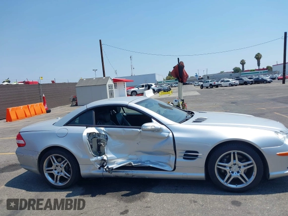2008 Mercedes-Benz SL 550 with VIN WDBSK71F08F139065, listed as a IAAI auction lot 42756170 with 139,732 mi miles and . Bid and sale history available at DreamBid. Image 13.